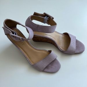 Good Condition Talbots Purple Snakeskin Wedges Size 7.5
